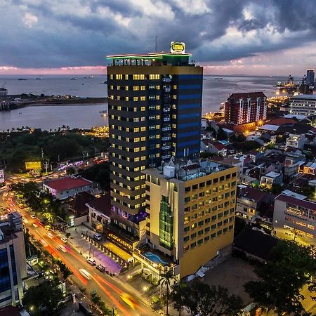 Arthama Hotels Makassar Buitenkant foto
