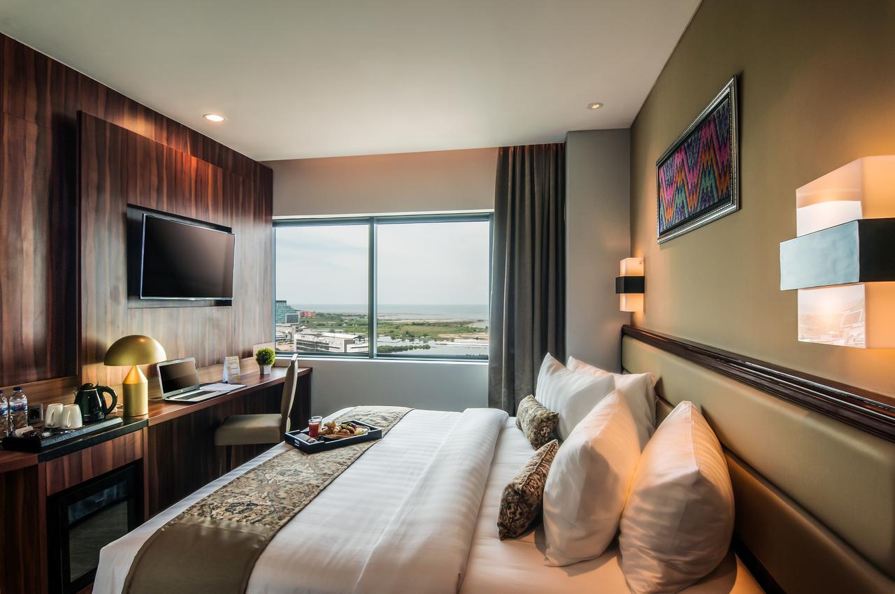 Arthama Hotels Makassar Buitenkant foto