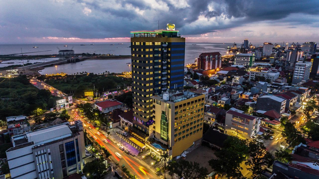 Arthama Hotels Makassar Buitenkant foto
