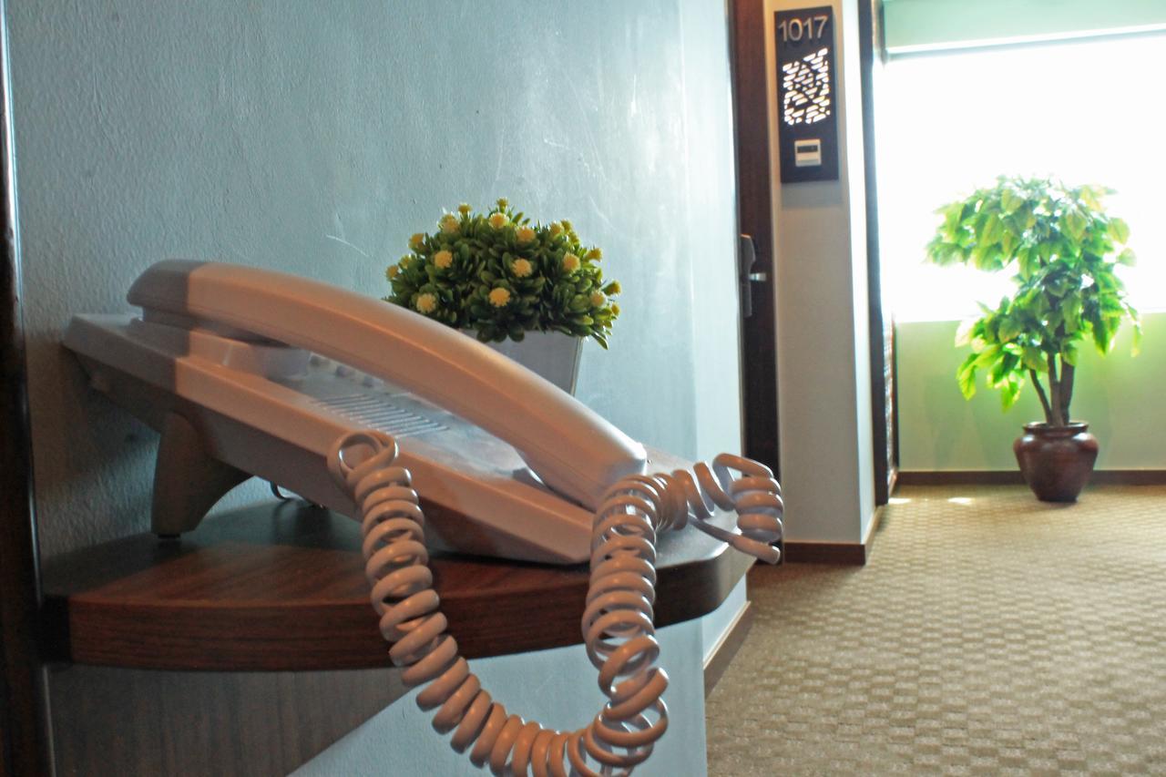 Arthama Hotels Makassar Buitenkant foto