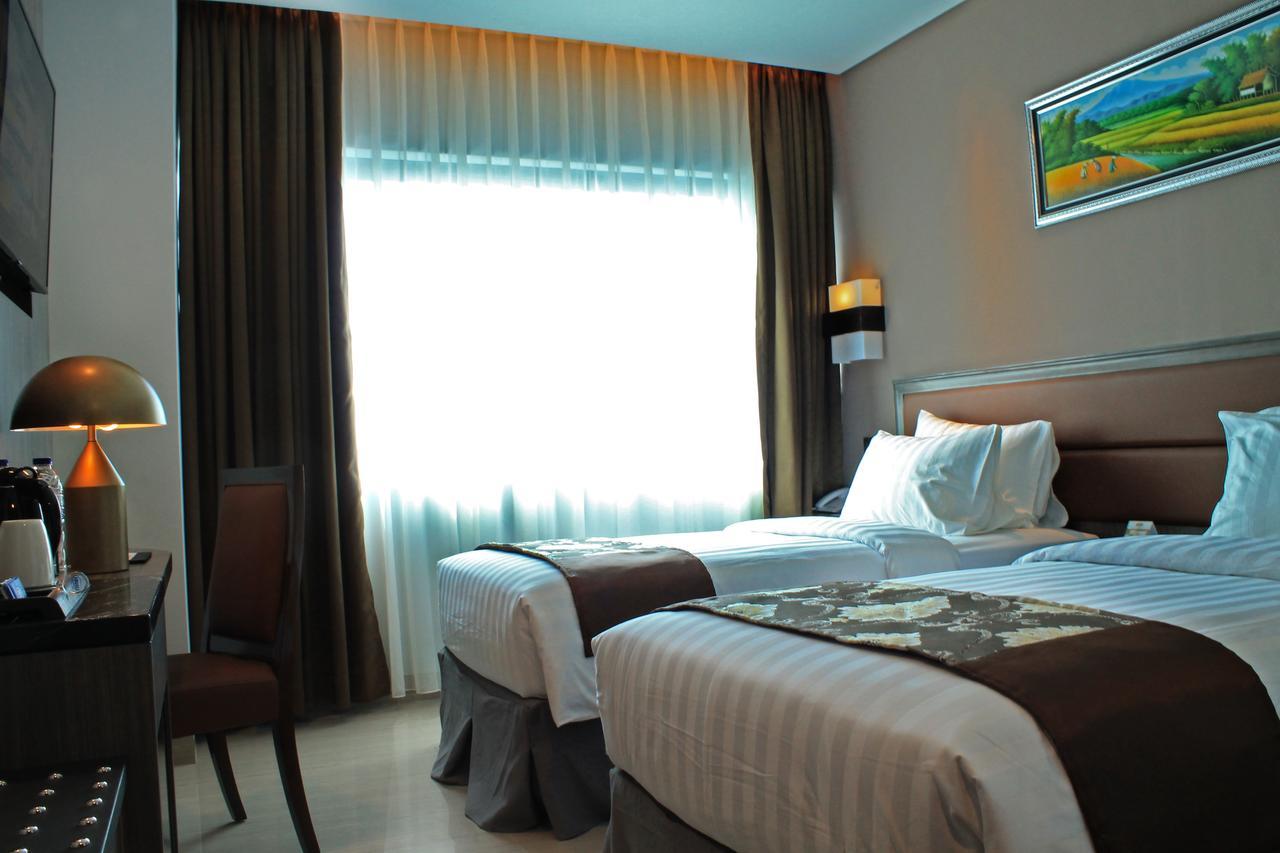 Arthama Hotels Makassar Buitenkant foto
