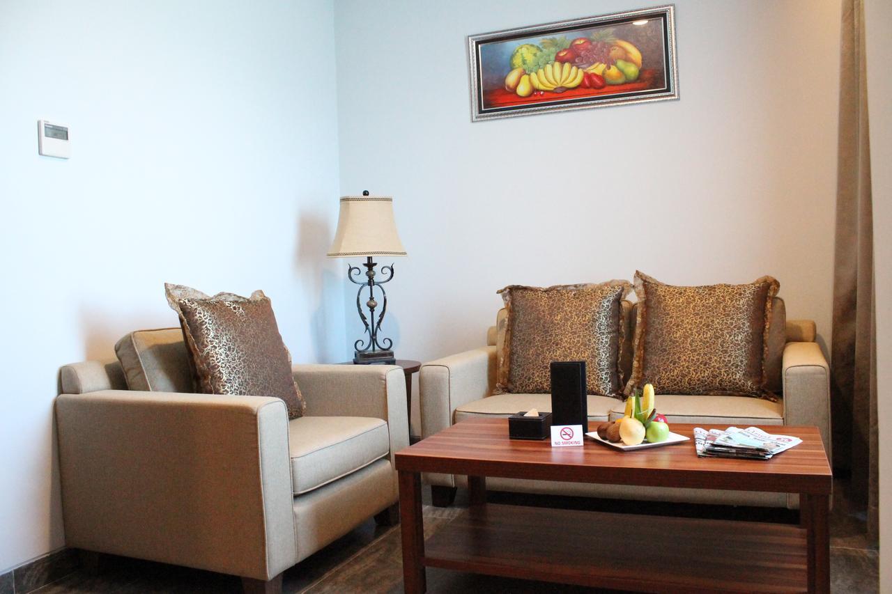 Arthama Hotels Makassar Buitenkant foto