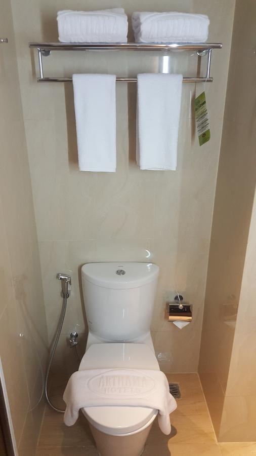 Arthama Hotels Makassar Buitenkant foto