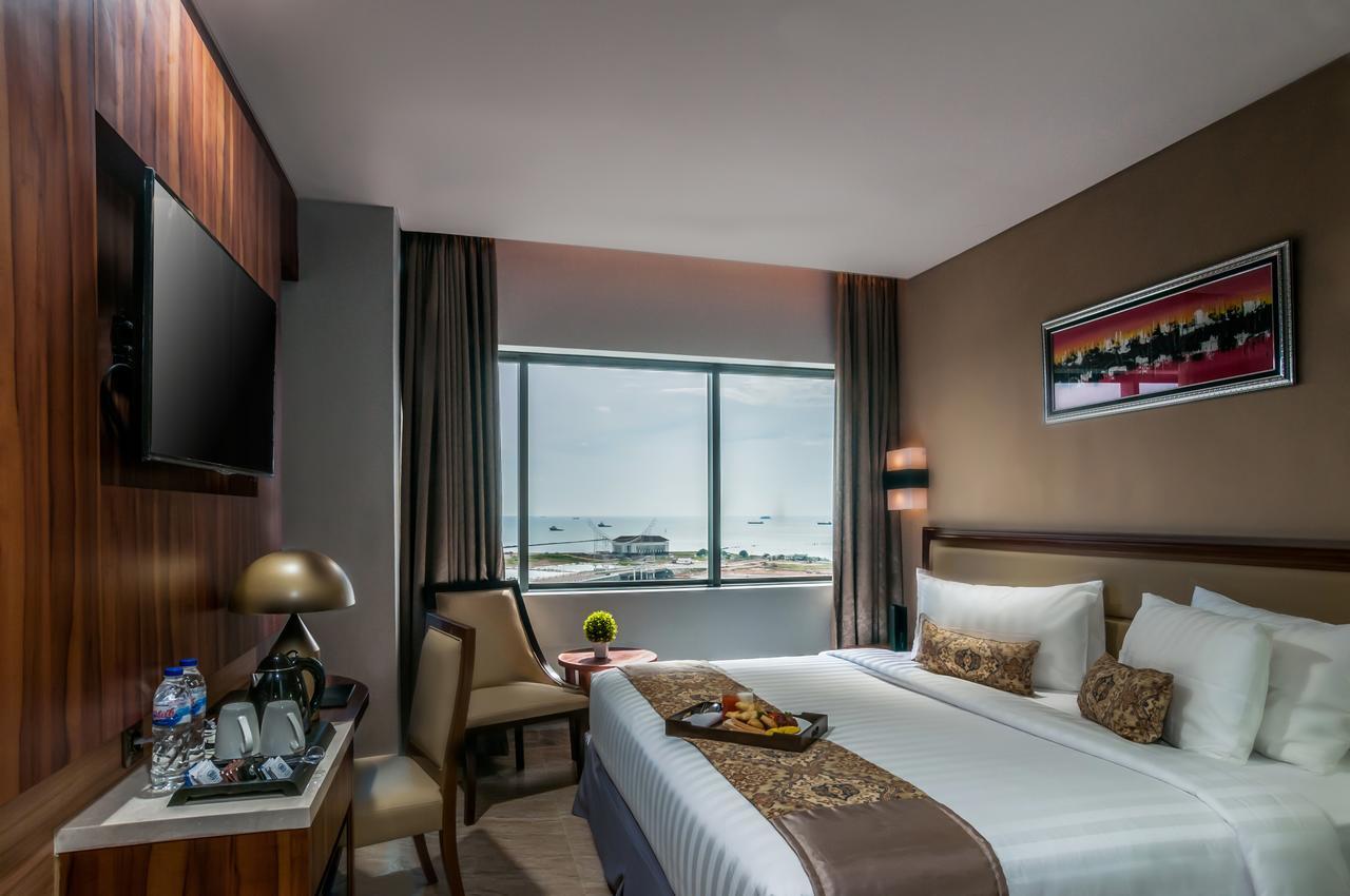 Arthama Hotels Makassar Buitenkant foto